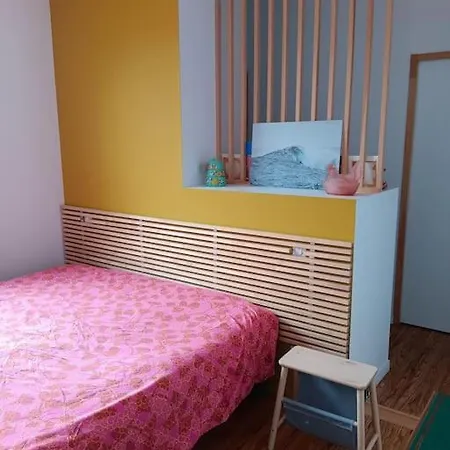 With Swimming Pool Near Ocean And Forest אנגלה